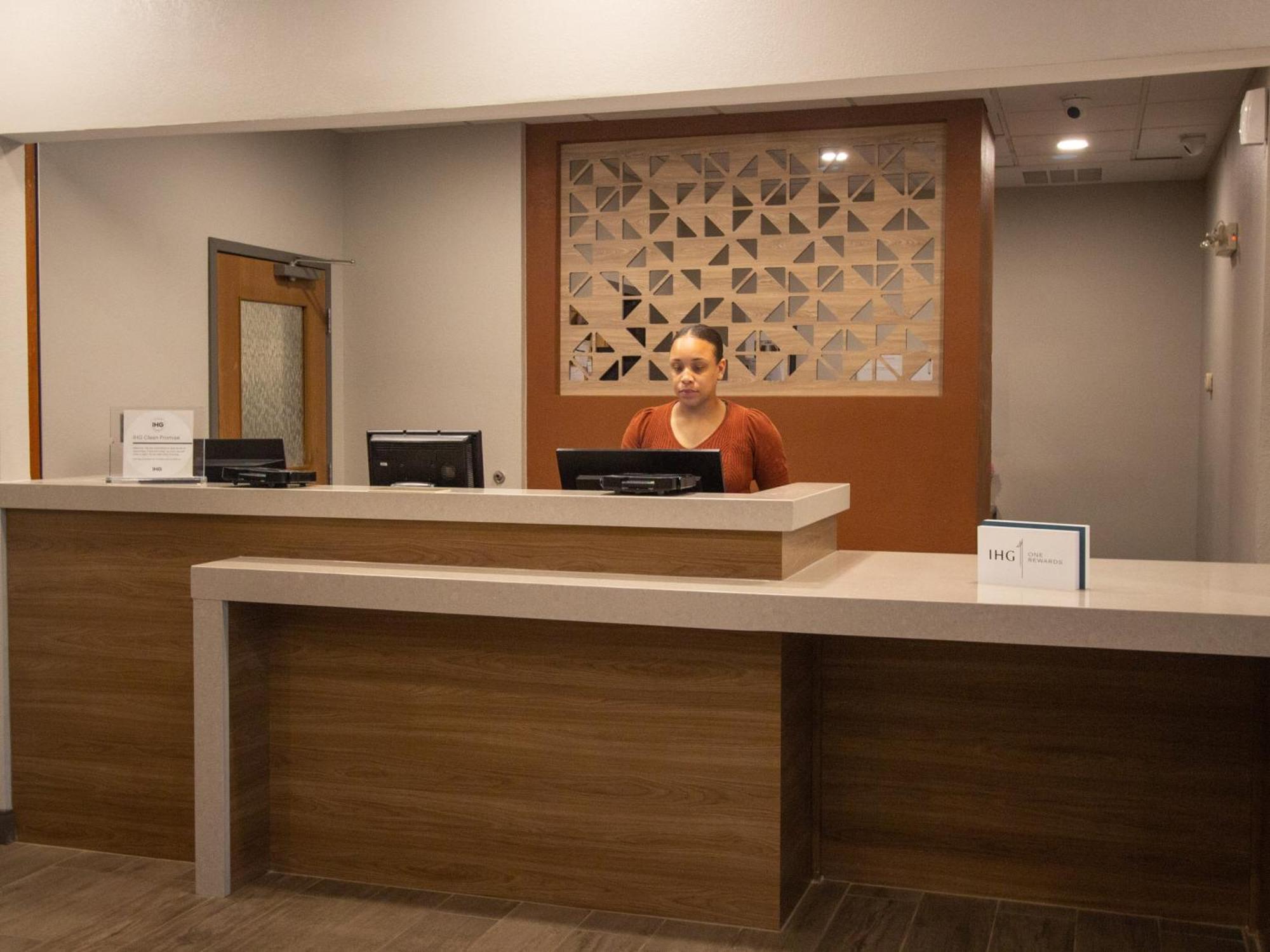 Candlewood Suites Louisville North By Ihg Clarksville  Exterior photo