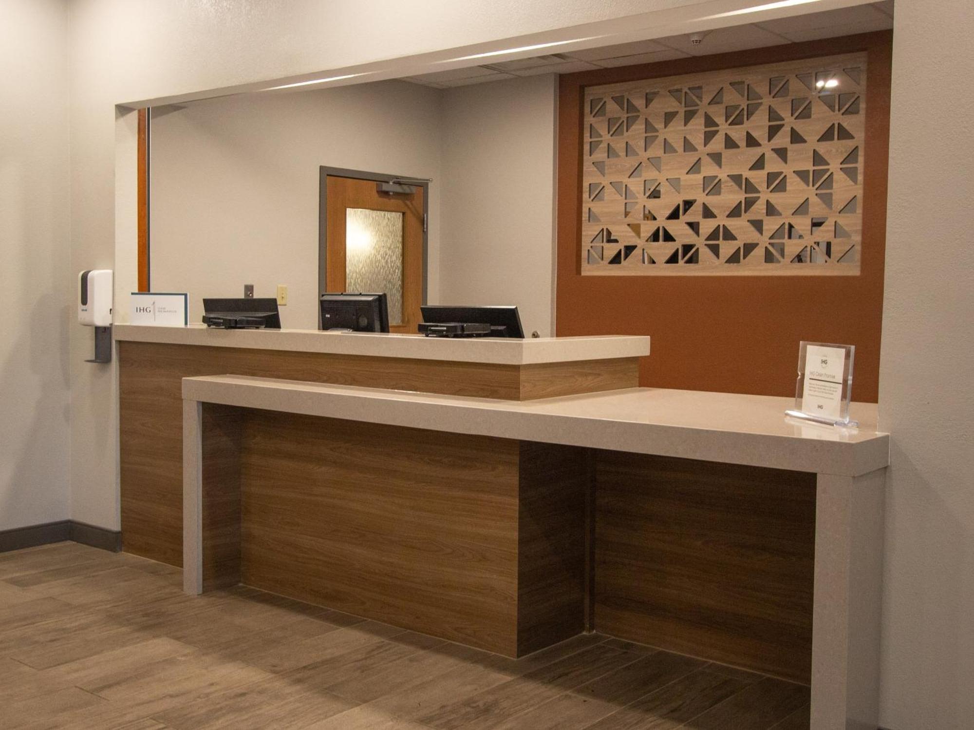 Candlewood Suites Louisville North By Ihg Clarksville  Exterior photo